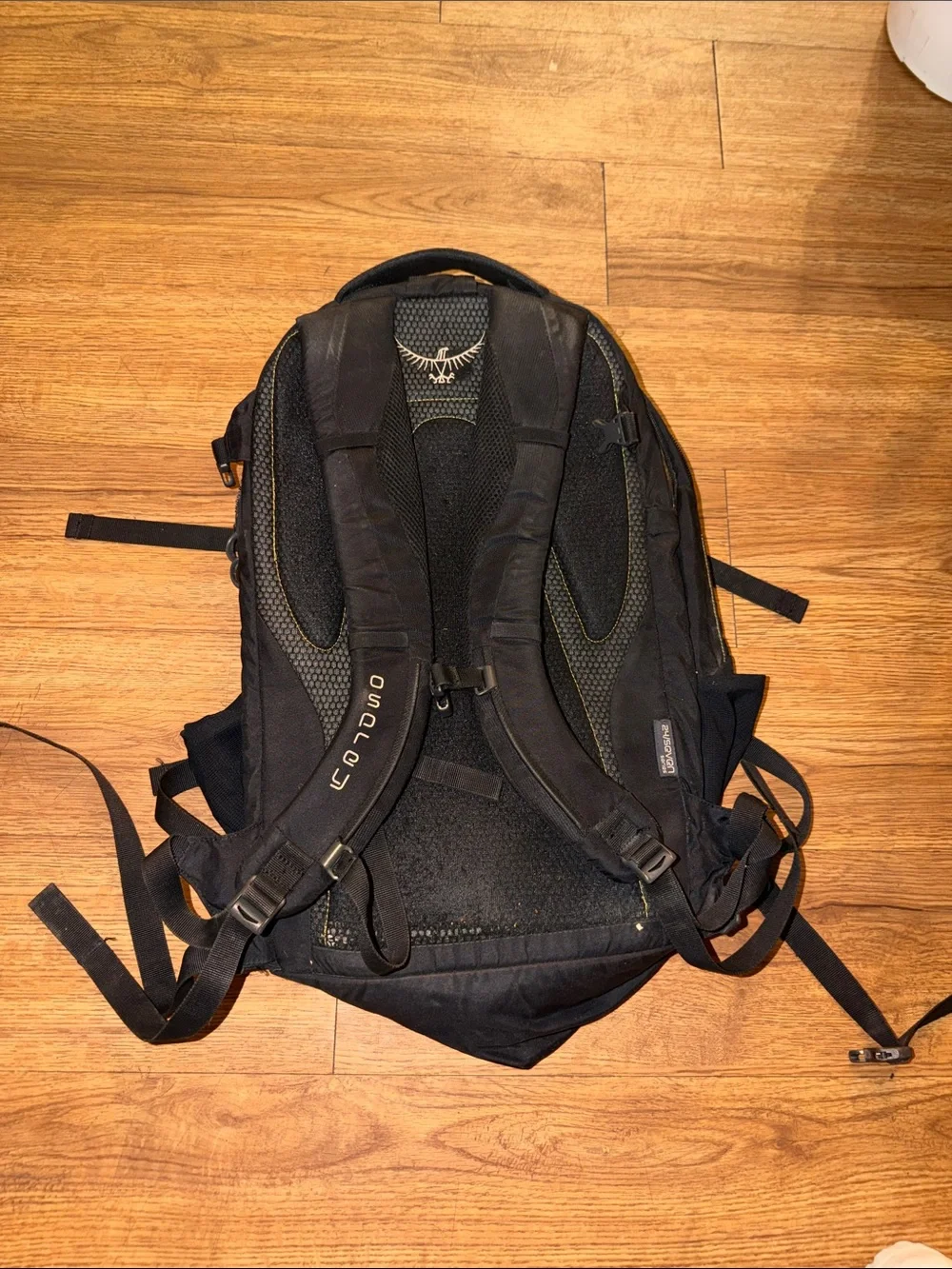 OSPREY Comet Men's Black Backpack with Subtle Reflective Stripes